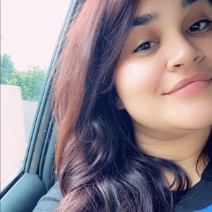 Meet your Posher, Laura